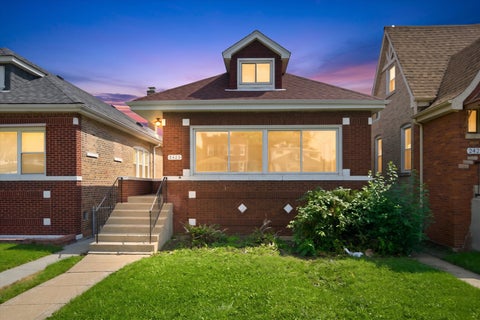Photo of 2423 N Newland Avenue, Chicago, IL 60707 (MLS # 12749663)