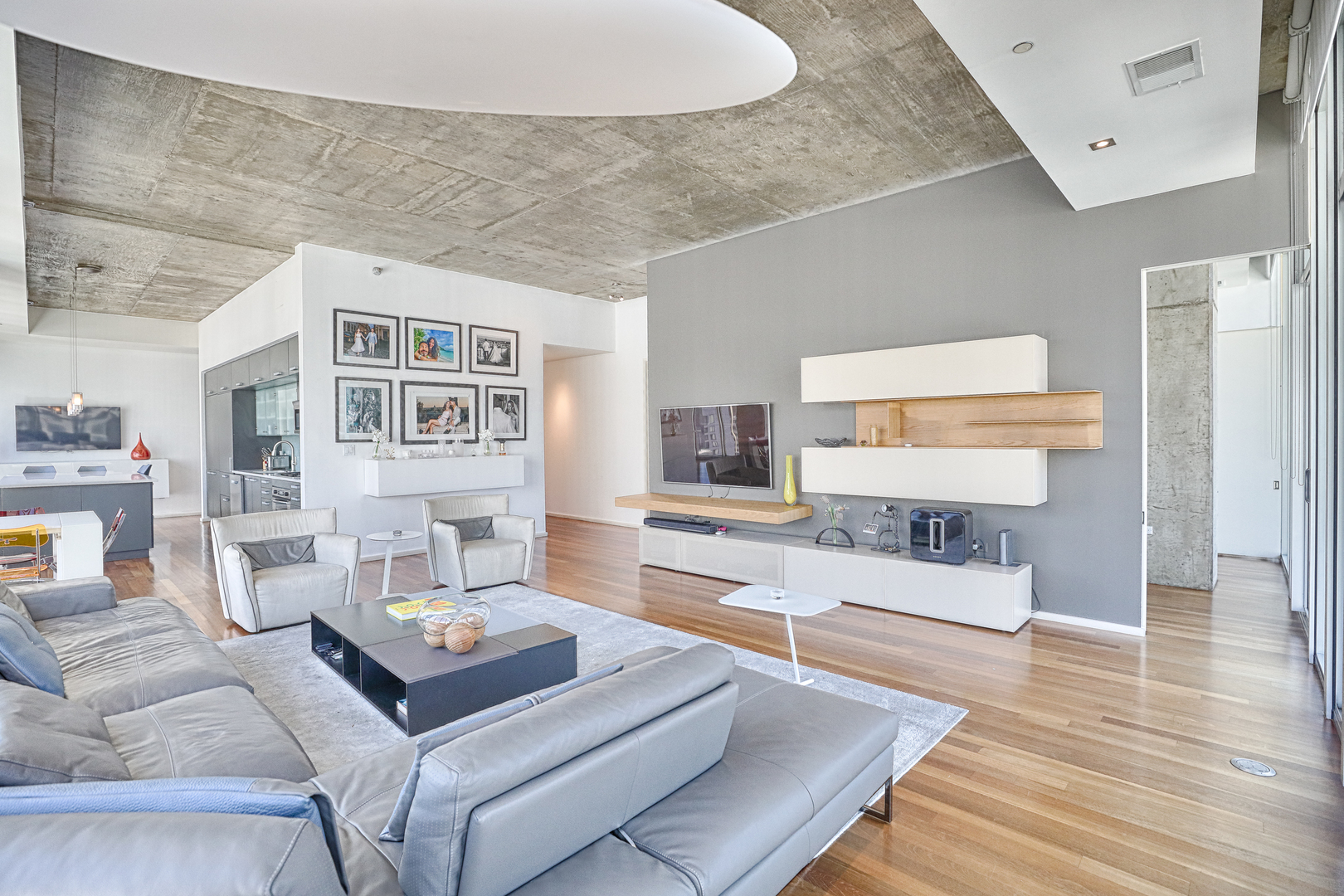 550 N Saint Clair Street 2303