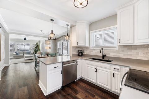 Tiny photo for 272 N Willow Road, Elmhurst, IL 60126 (MLS # 12546094)