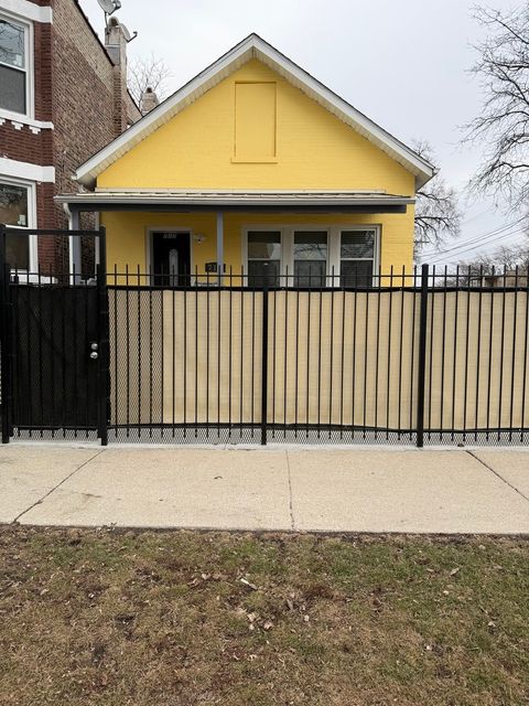 Photo of 717 N Springfield Avenue, Chicago, IL 60624 (MLS # 12574216)
