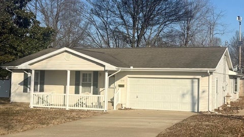 Photo of 410 Red Howerton St Street, Carterville, IL 62918 (MLS # 100000291)