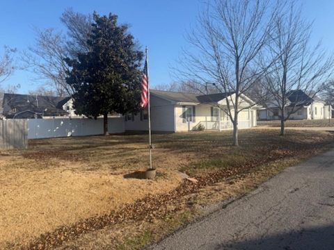 Tiny photo for 410 Red Howerton St Street, Carterville, IL 62918 (MLS # 100000291)