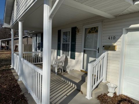 Tiny photo for 410 Red Howerton St Street, Carterville, IL 62918 (MLS # 100000291)