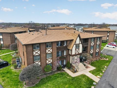 Tiny photo for 10571 Palos Place #B, Palos Hills, IL 60465 (MLS # 12690771)