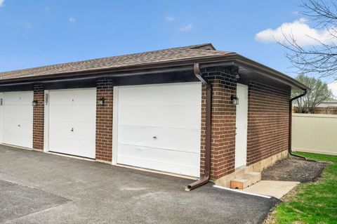 Tiny photo for 10571 Palos Place #B, Palos Hills, IL 60465 (MLS # 12690771)