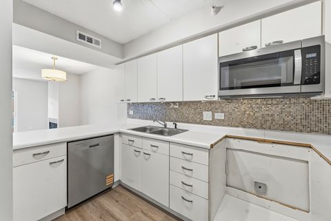 Tiny photo for 811 Chicago Avenue #405, Evanston, IL 60202 (MLS # 12686454)
