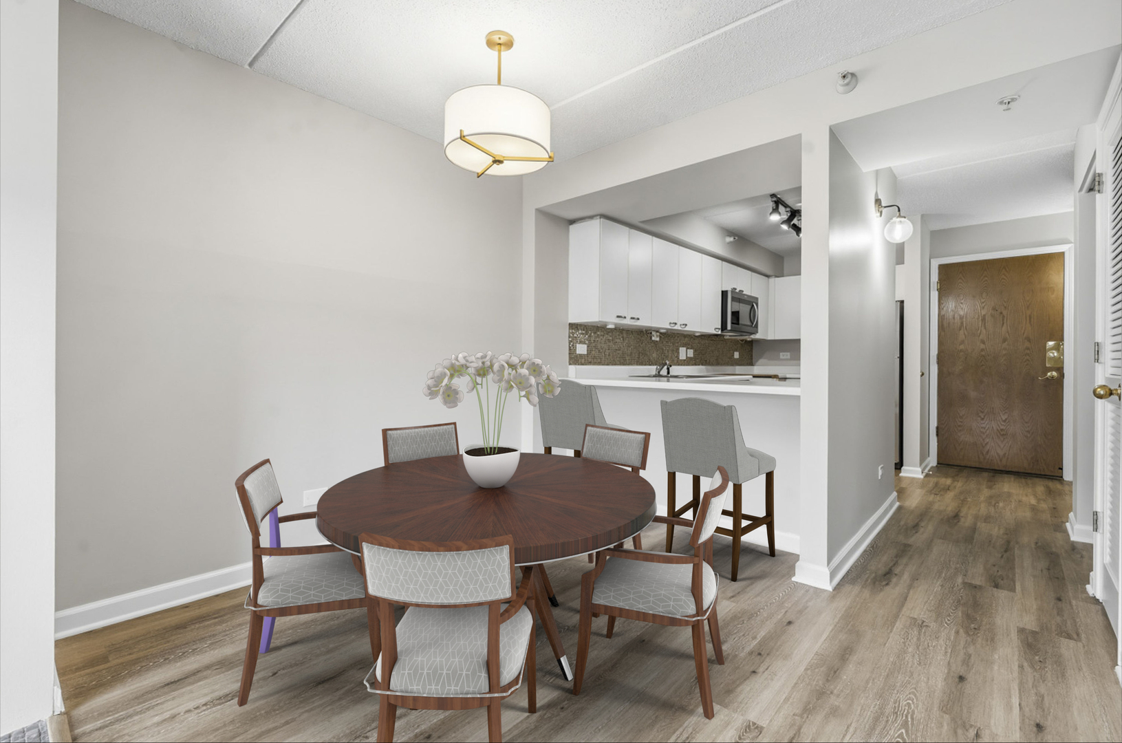 811 Chicago Avenue 405