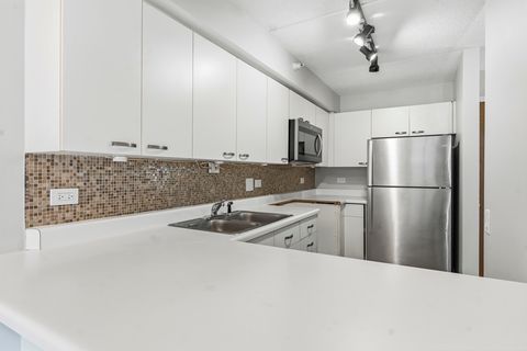 Tiny photo for 811 Chicago Avenue #405, Evanston, IL 60202 (MLS # 12686454)