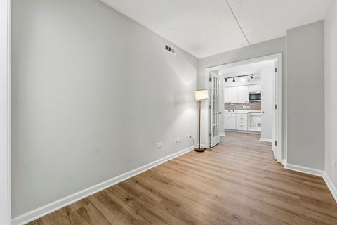 Tiny photo for 811 Chicago Avenue #405, Evanston, IL 60202 (MLS # 12686454)