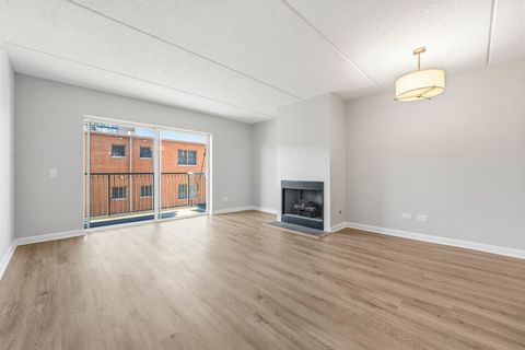 Tiny photo for 811 Chicago Avenue #405, Evanston, IL 60202 (MLS # 12686454)