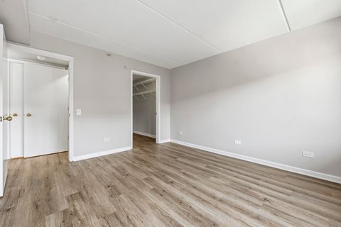 Tiny photo for 811 Chicago Avenue #405, Evanston, IL 60202 (MLS # 12686454)