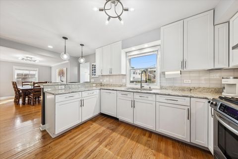 Tiny photo for 524 S Ashland Avenue, La Grange, IL 60525 (MLS # 12482770)