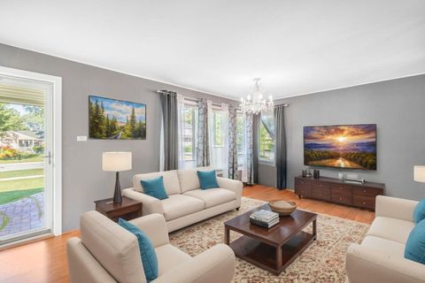 Tiny photo for 2611 South Street, Rolling Meadows, IL 60008 (MLS # 12483118)