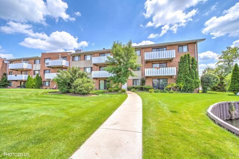 Tiny photo for 4000 Bayside Drive #207, Palatine, IL 60074 (MLS # 12700655)