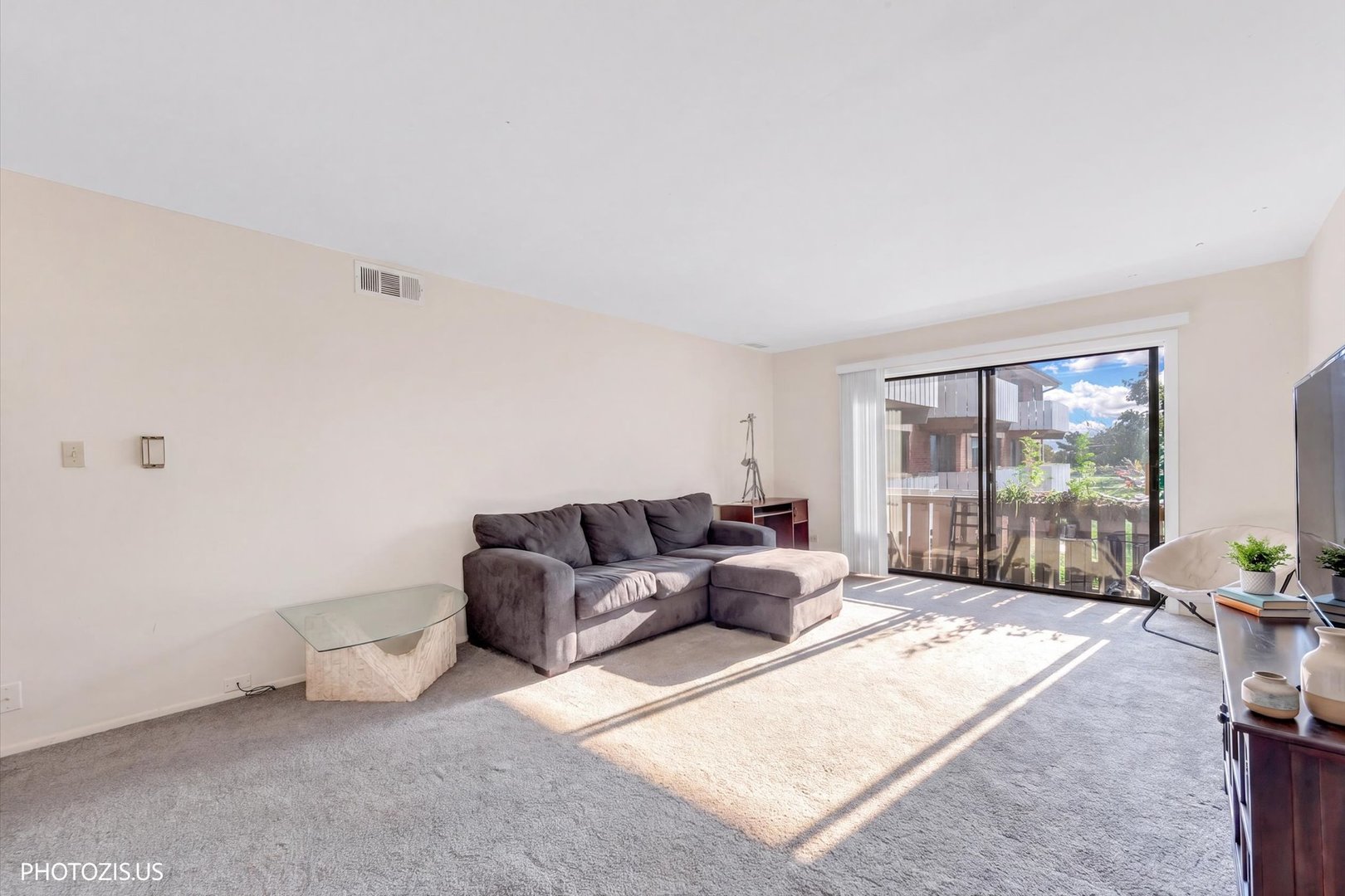 4000 Bayside Drive 207