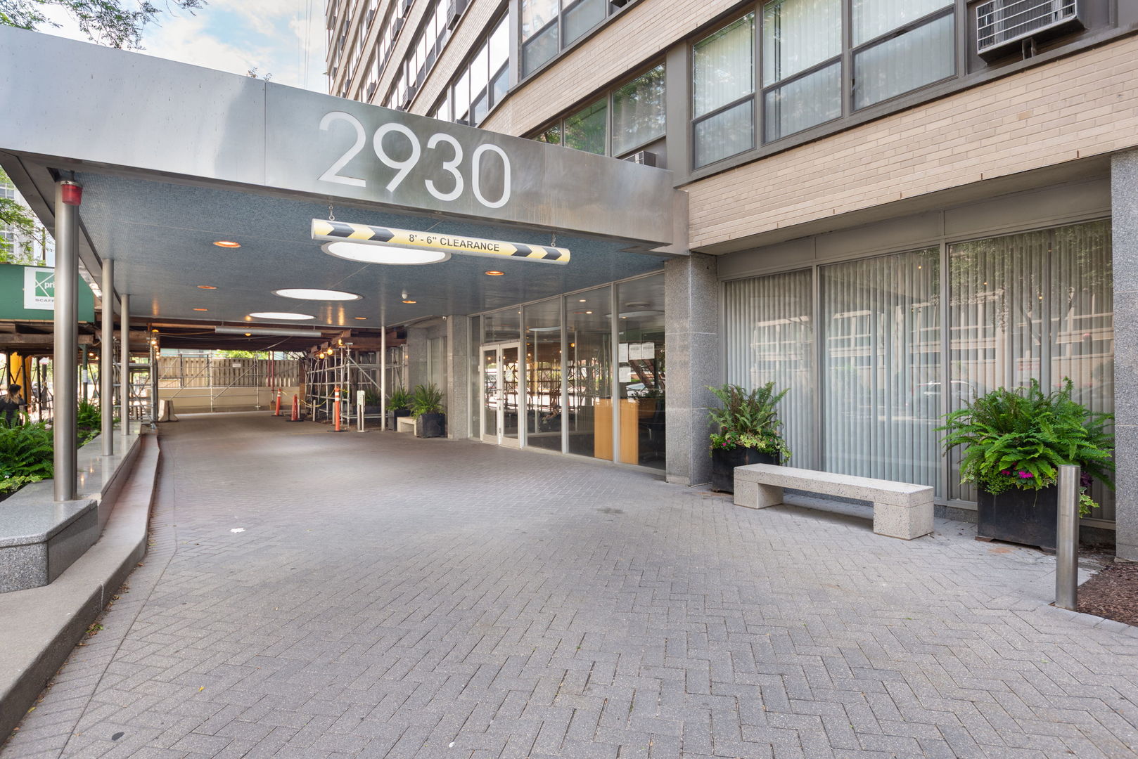 2930 N SHERIDAN Road 210