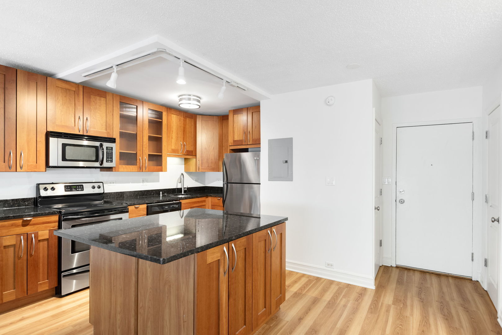 2930 N SHERIDAN Road 210