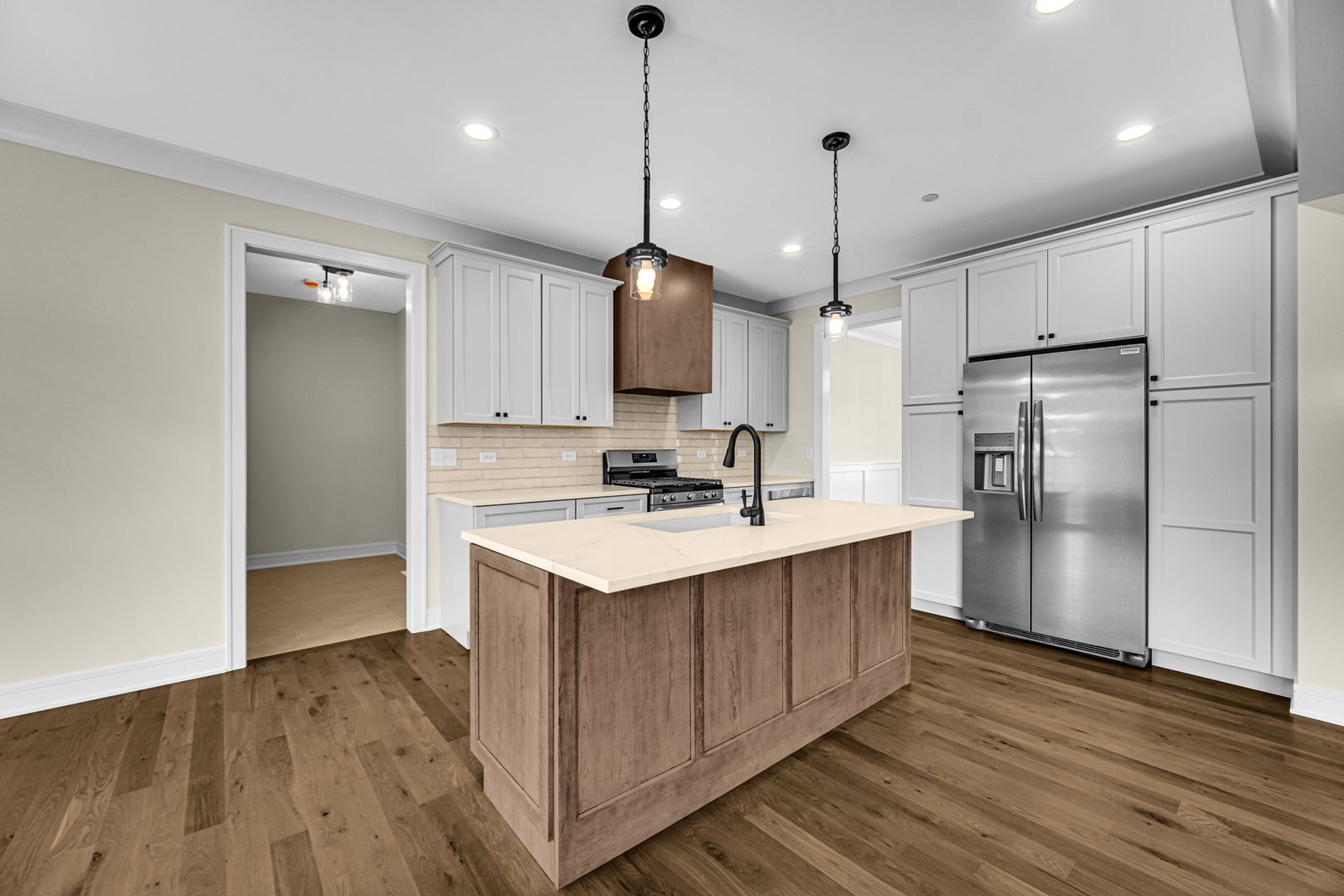 22559 Country Lane