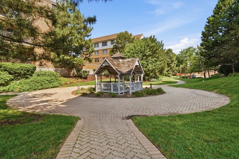 Tiny photo for 10 S Wille Street #209, Mount Prospect, IL 60056 (MLS # 12703503)