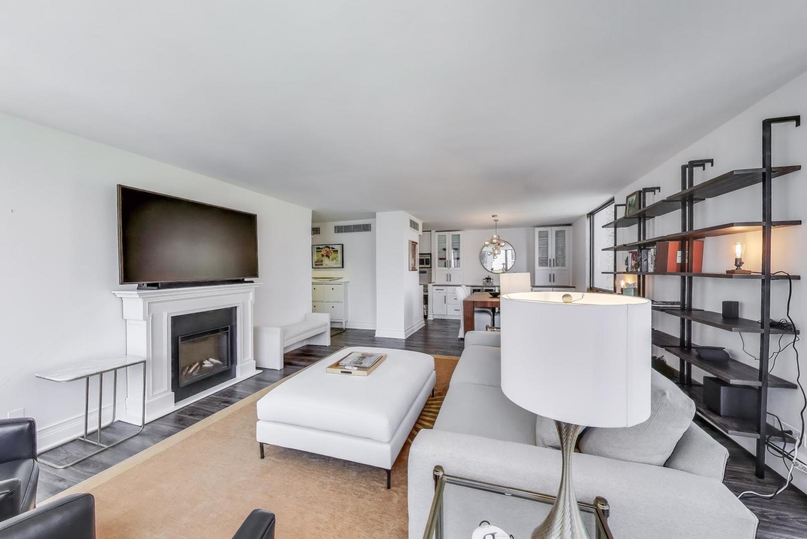 1310 N Ritchie Court 9D