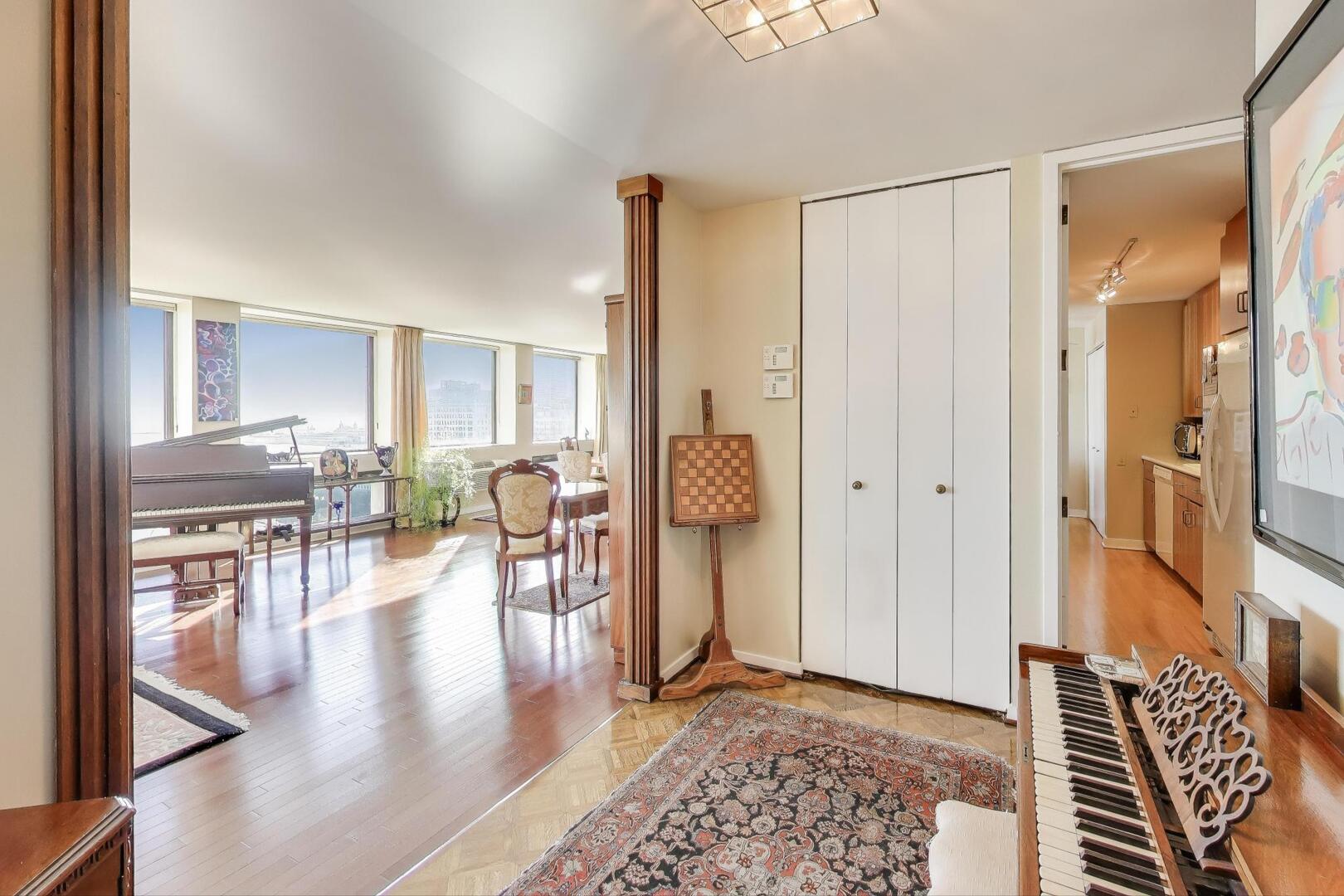 1110 N Lake Shore Drive 20S