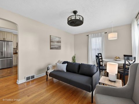 Tiny photo for 4214 Prairie Avenue, Brookfield, IL 60513 (MLS # 12542865)