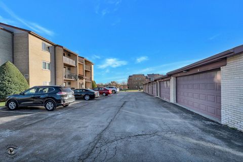 Tiny photo for 9865 Cordoba Court #3A, Orland Park, IL 60462 (MLS # 12589012)