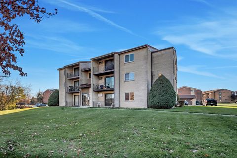 Tiny photo for 9865 Cordoba Court #3A, Orland Park, IL 60462 (MLS # 12589012)
