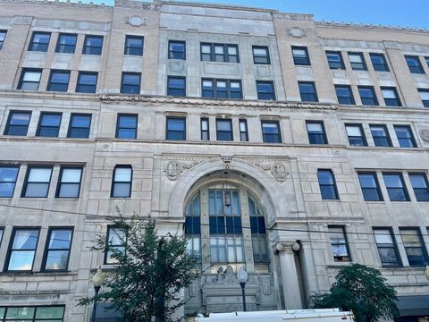 Photo of 3150 N Sheffield Avenue #612, Chicago, IL 60657 (MLS # 12472318)