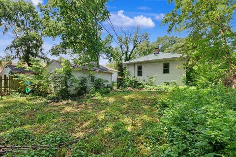 Tiny photo for 402 S Johnson Avenue, Urbana, IL 61801 (MLS # 12659759)