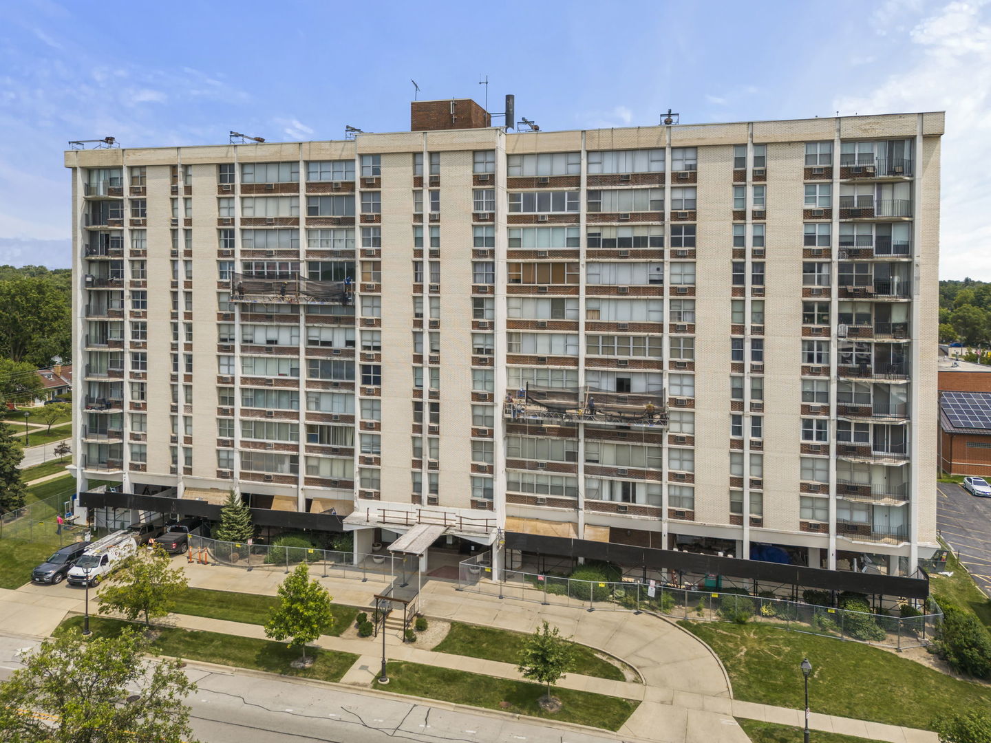 View Lombard, IL 60148 condo