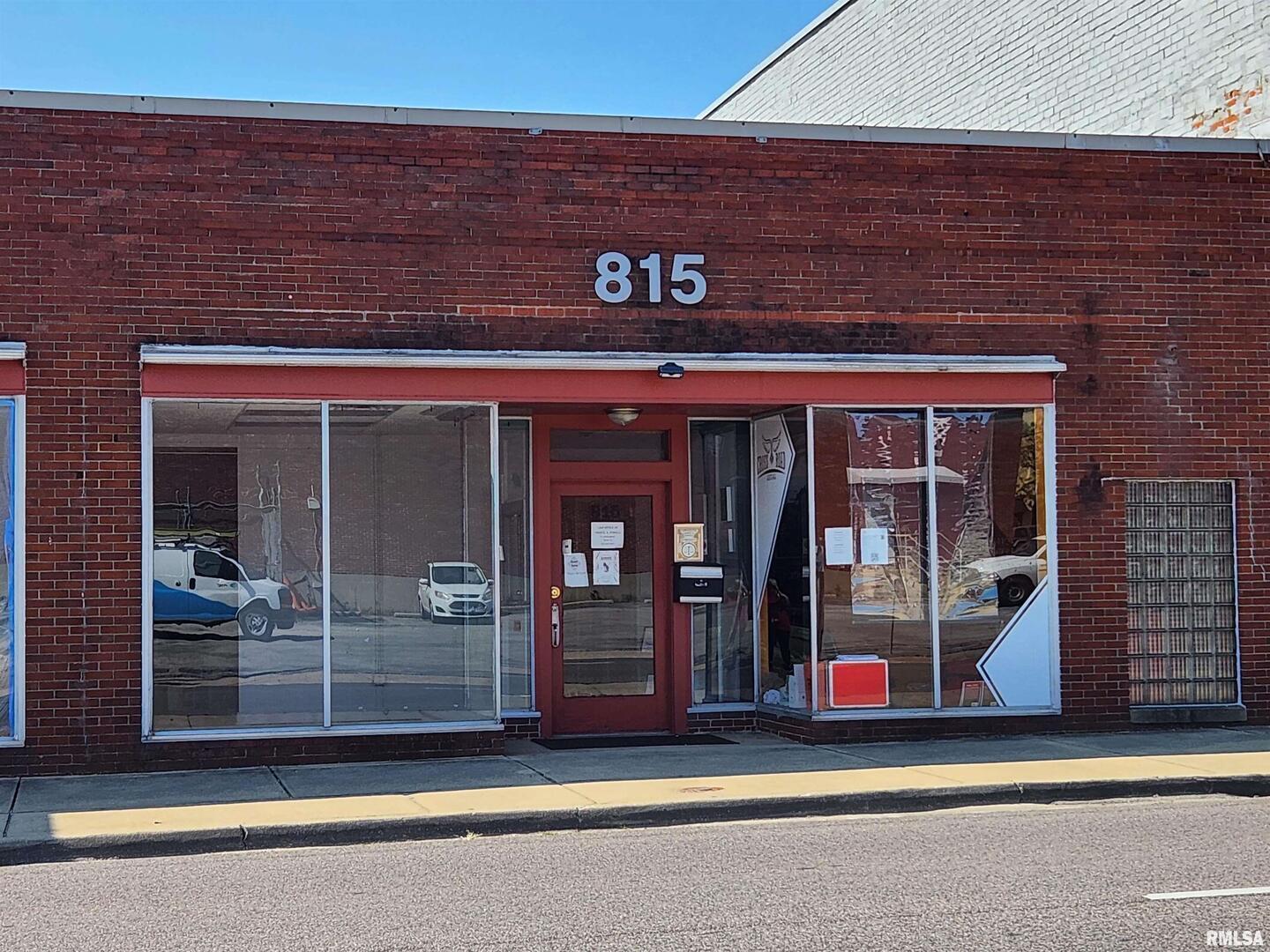 Photo 1 of 12 — 815-3 BROADWAY Street 3, Mt Vernon, IL 62864