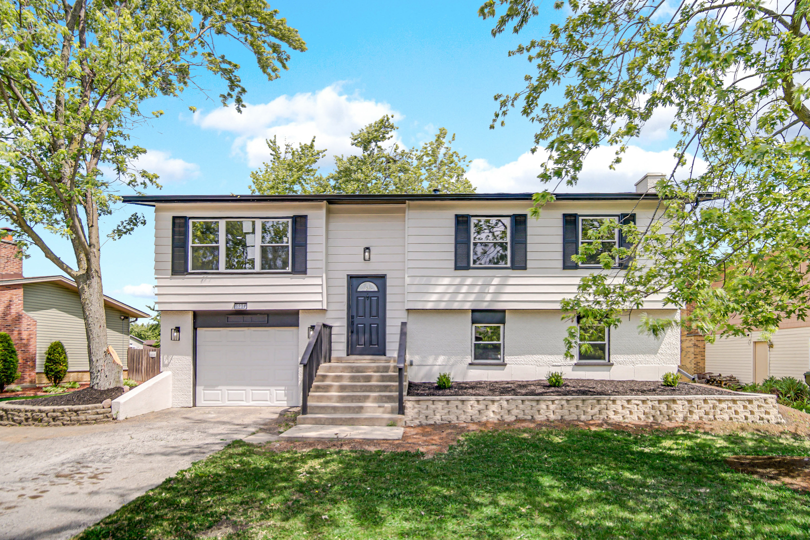 5234 Riverside Drive