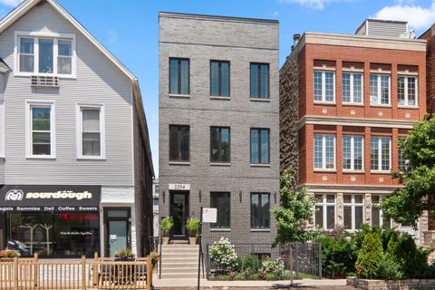 Photo of 2254 W Roscoe Street #1, Chicago, IL 60618 (MLS # 12686275)