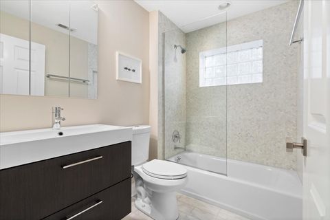 Tiny photo for 2911 N RACINE Avenue, Chicago, IL 60657 (MLS # 12672272)