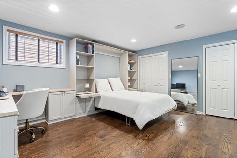 Tiny photo for 2911 N RACINE Avenue, Chicago, IL 60657 (MLS # 12672272)
