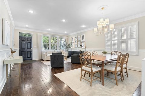Tiny photo for 2911 N RACINE Avenue, Chicago, IL 60657 (MLS # 12672272)