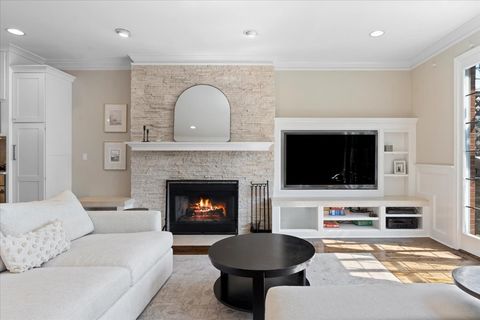 Tiny photo for 2911 N RACINE Avenue, Chicago, IL 60657 (MLS # 12672272)
