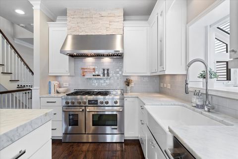 Tiny photo for 2911 N RACINE Avenue, Chicago, IL 60657 (MLS # 12672272)