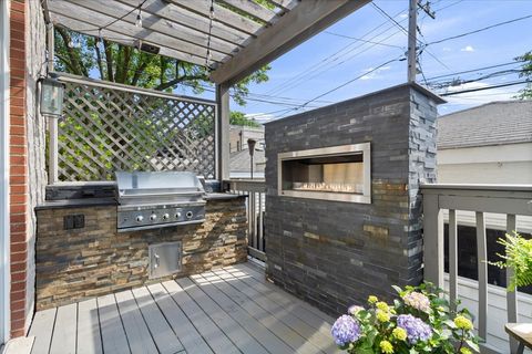 Tiny photo for 2911 N RACINE Avenue, Chicago, IL 60657 (MLS # 12672272)