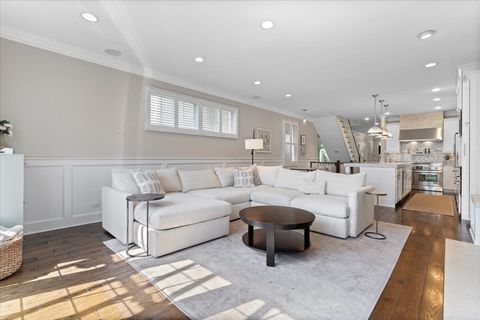 Tiny photo for 2911 N RACINE Avenue, Chicago, IL 60657 (MLS # 12672272)