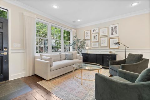Tiny photo for 2911 N RACINE Avenue, Chicago, IL 60657 (MLS # 12672272)