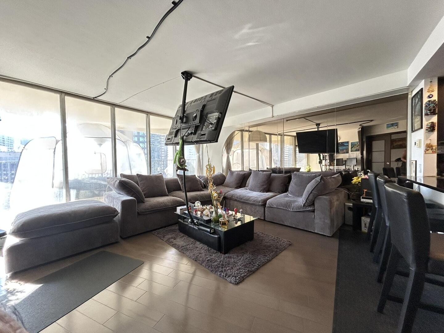 300 N State Street 2910