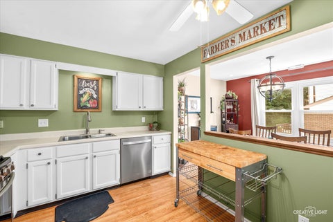Tiny photo for 205 Millington Way #205, St. Charles, IL 60174 (MLS # 12661268)
