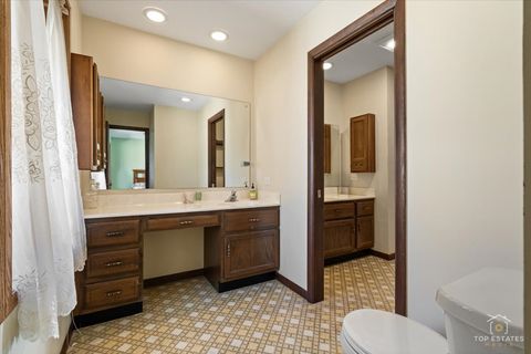 Tiny photo for 2302 Fulle Street, Rolling Meadows, IL 60008 (MLS # 12537919)