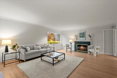 Tiny photo for 1553 Hawthorne Lane, Glenview, IL 60025 (MLS # 12515944)