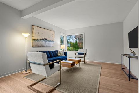 Tiny photo for 1553 Hawthorne Lane, Glenview, IL 60025 (MLS # 12515944)