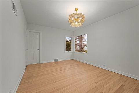 Tiny photo for 1553 Hawthorne Lane, Glenview, IL 60025 (MLS # 12515944)