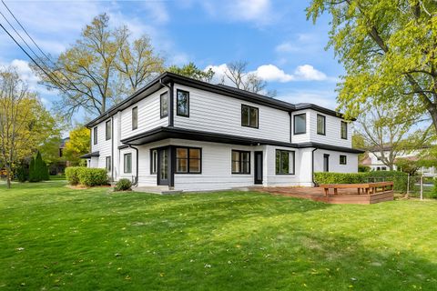 Tiny photo for 1553 Hawthorne Lane, Glenview, IL 60025 (MLS # 12515944)