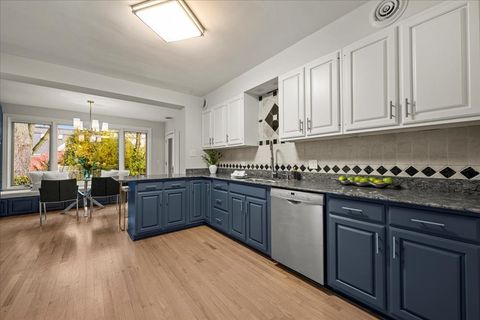 Tiny photo for 1553 Hawthorne Lane, Glenview, IL 60025 (MLS # 12515944)